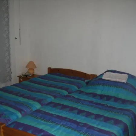 Hyères, 2 Pièces, 4 Personnes - Fr-1-335-75 Appartement Hyères